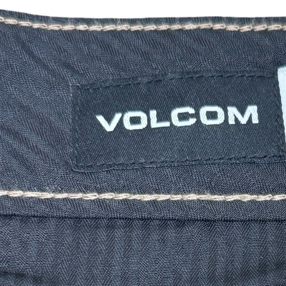 NWT Volcom Khaki V Monty 17 Boys Shorts 16 (28) 18 (29) Casual Uniform Dressy - Picture 5 of 7